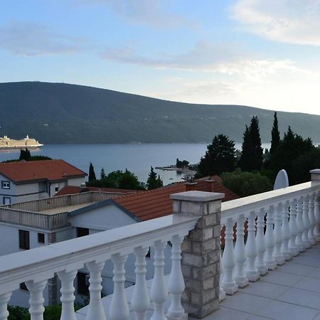 Family House With Pool & Sea View Aparthotel Bijela Exterior photo