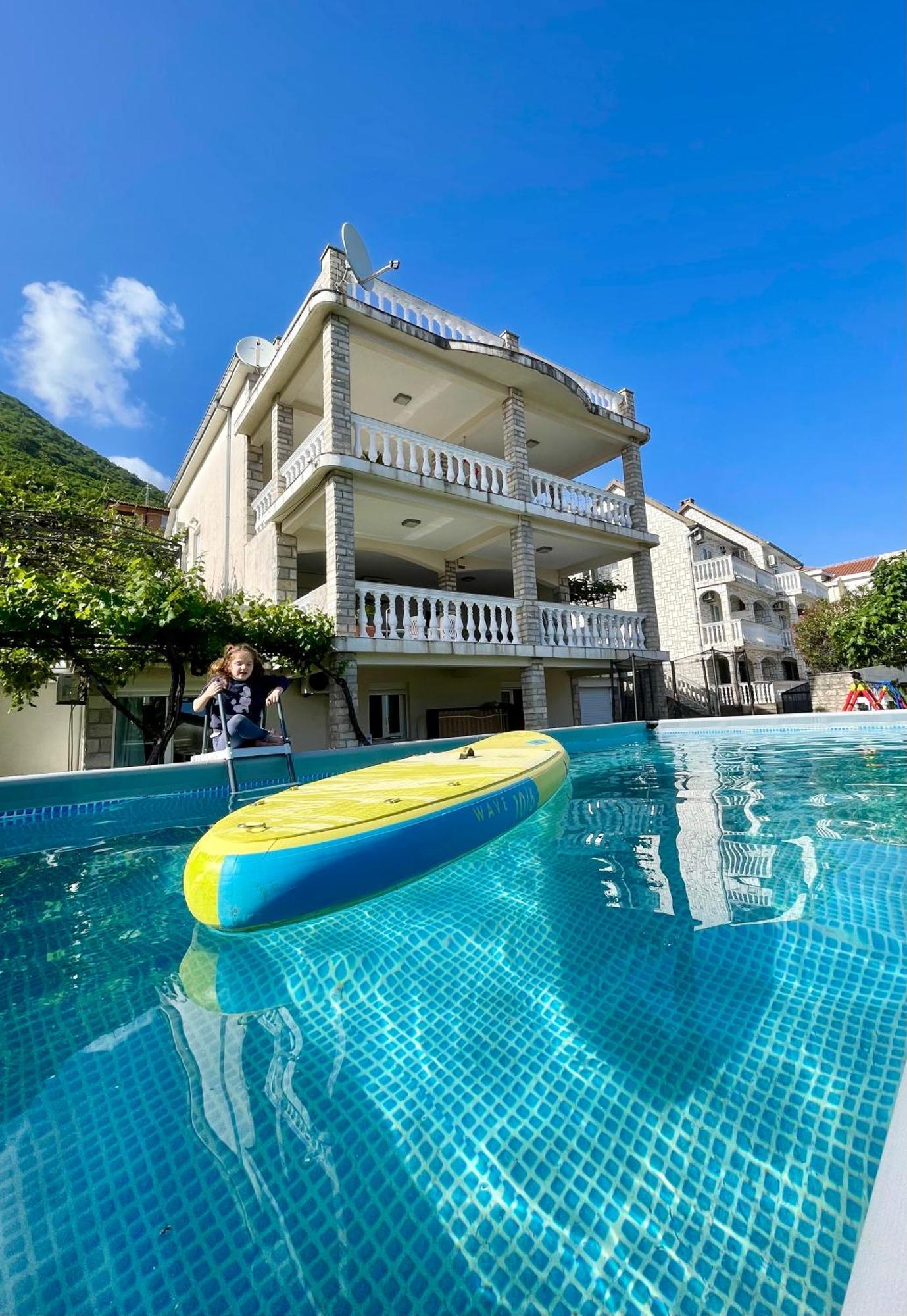 Family House With Pool & Sea View Aparthotel Bijela Exterior photo