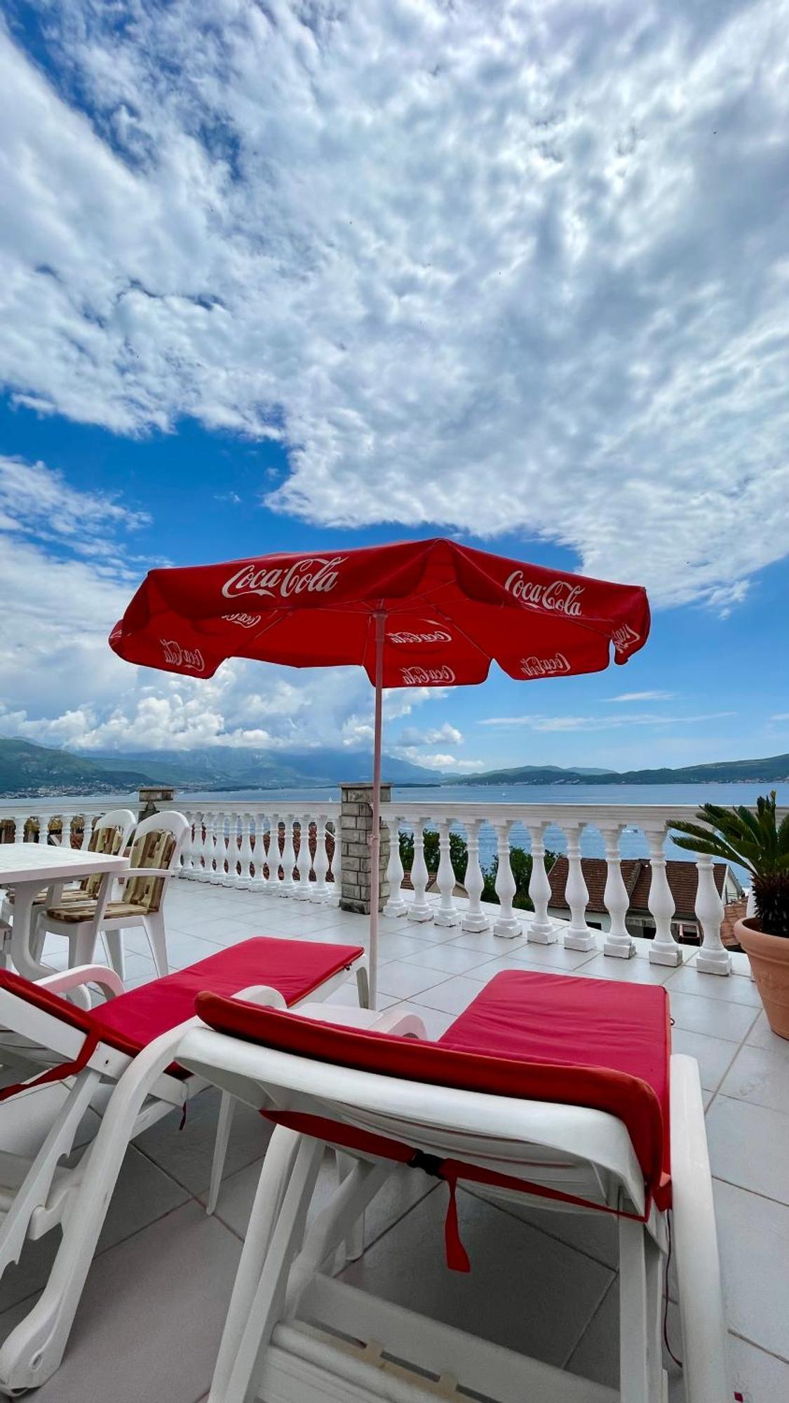 Family House With Pool & Sea View Aparthotel Bijela Exterior photo