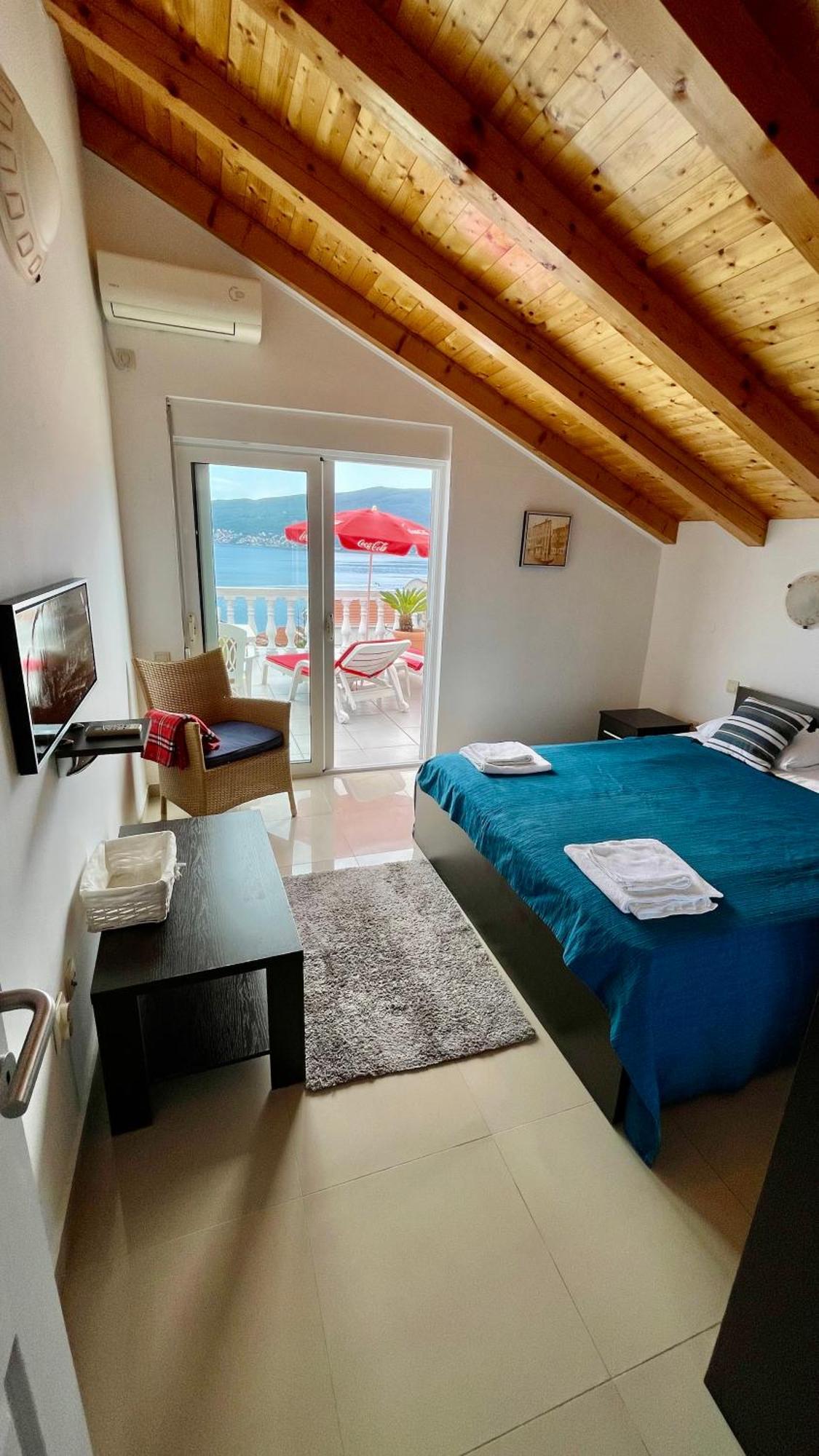 Family House With Pool & Sea View Aparthotel Bijela Exterior photo