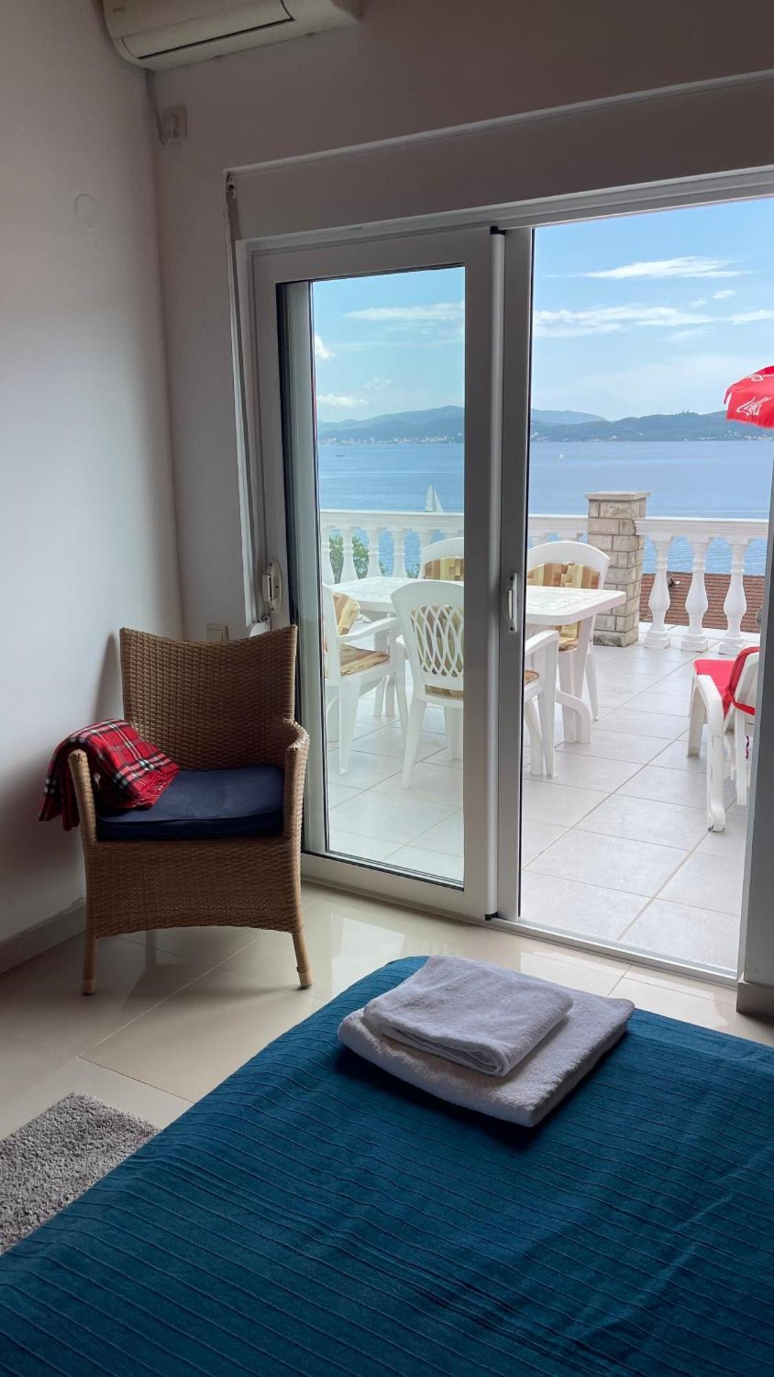 Family House With Pool & Sea View Aparthotel Bijela Exterior photo