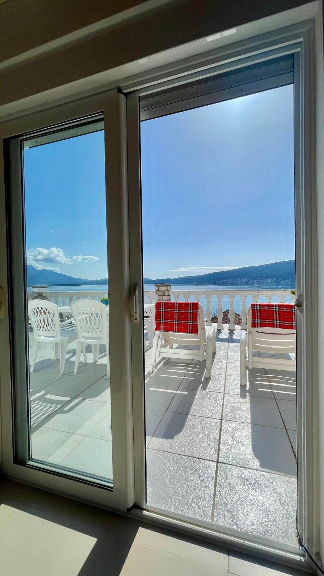 Family House With Pool & Sea View Aparthotel Bijela Exterior photo