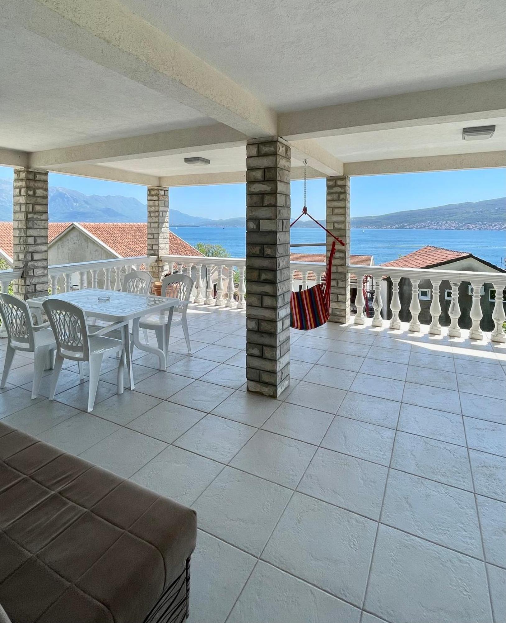 Family House With Pool & Sea View Aparthotel Bijela Exterior photo