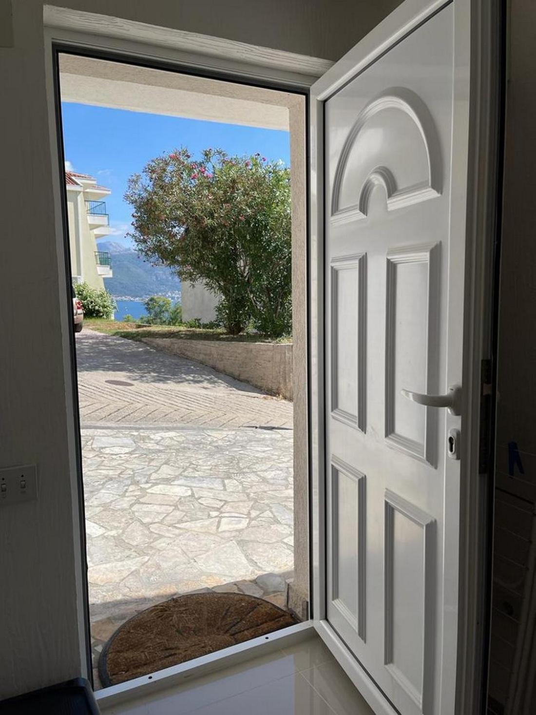 Family House With Pool & Sea View Aparthotel Bijela Exterior photo