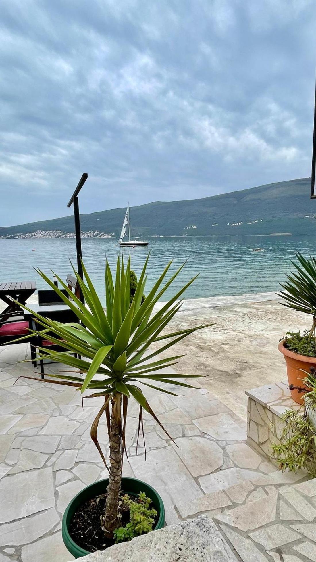 Family House With Pool & Sea View Aparthotel Bijela Exterior photo